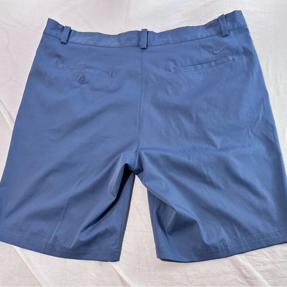 Nike DRI FIT Men's Flat Front Blue Shorts - Picture 1 of 4